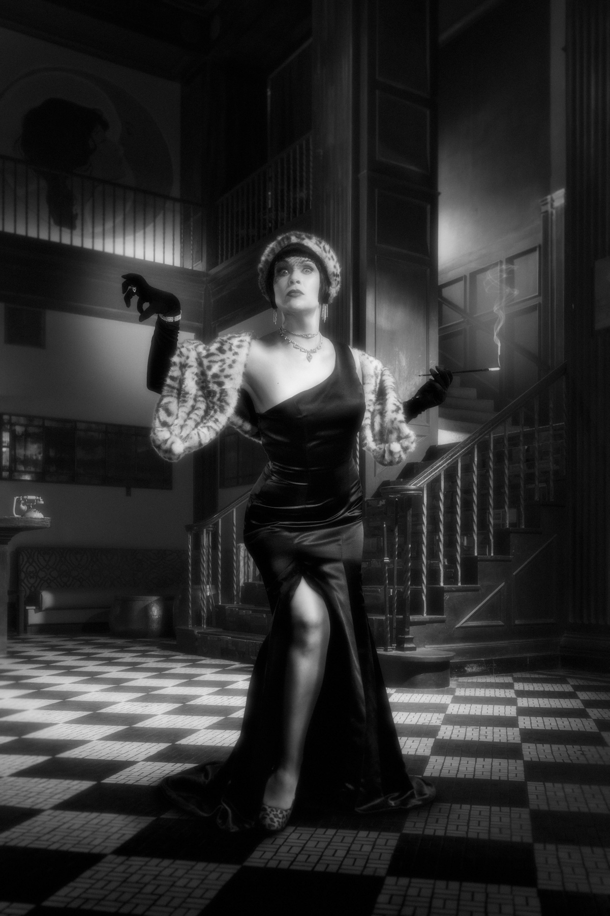Actor Amber Nash poses as noir hollywood vixen